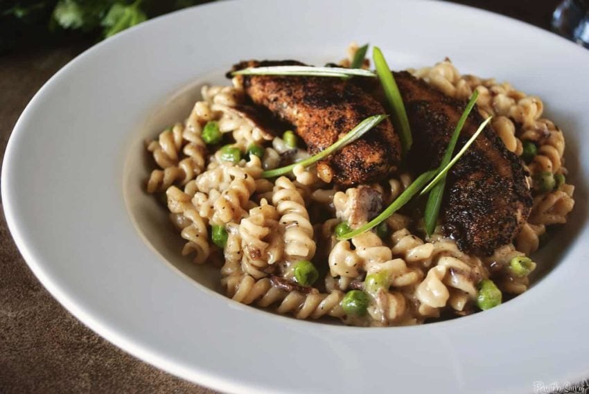 Blackened Chicken Mac And Cheese | Kita Roberts GirlCarnivore.com