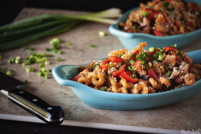 These two platters of Fiesta Alfredo Mac and Cheese are going to set your dinner up for success! Just look at those peppers and chives on top!
