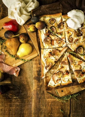 Savory Grilled Pizza with Fig and Pears | Kita Roberts GirlCarnivore.com