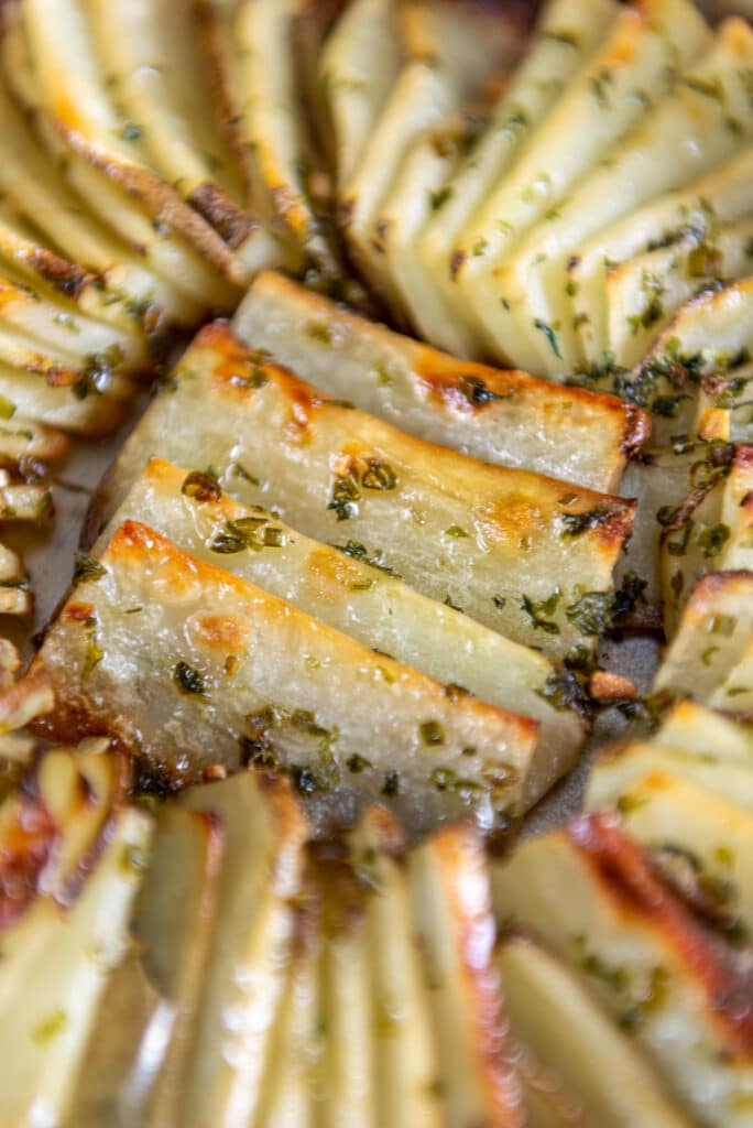 Close up of browned edges on dominoes potatoes