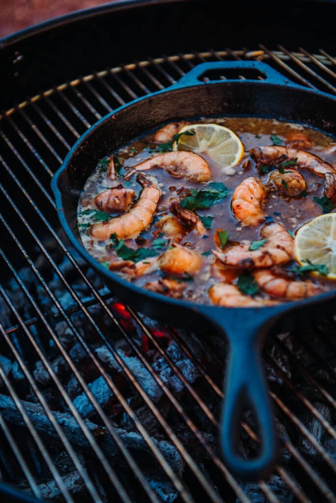 How to cook shrimp on a grill in a Cast Iron Skillet 