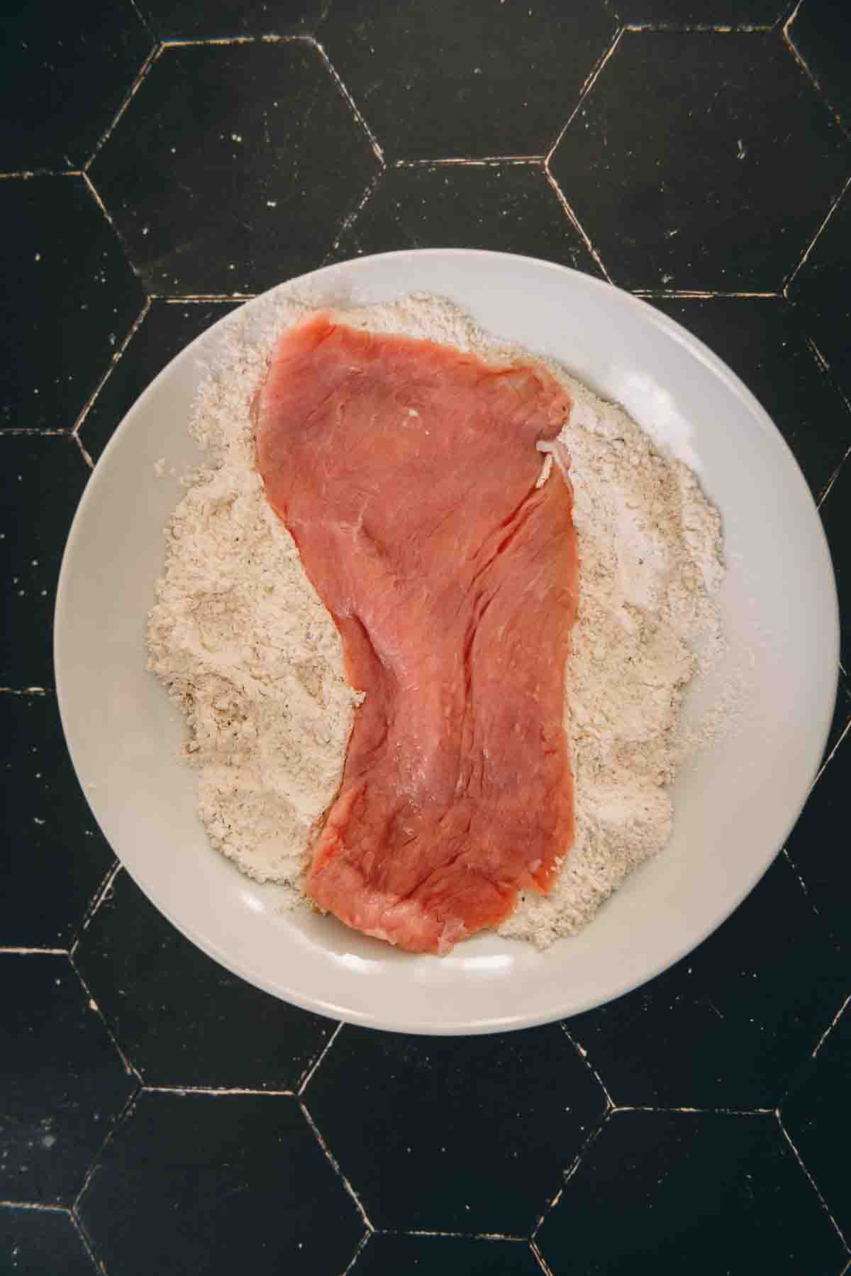 Veal cutlet in flour.