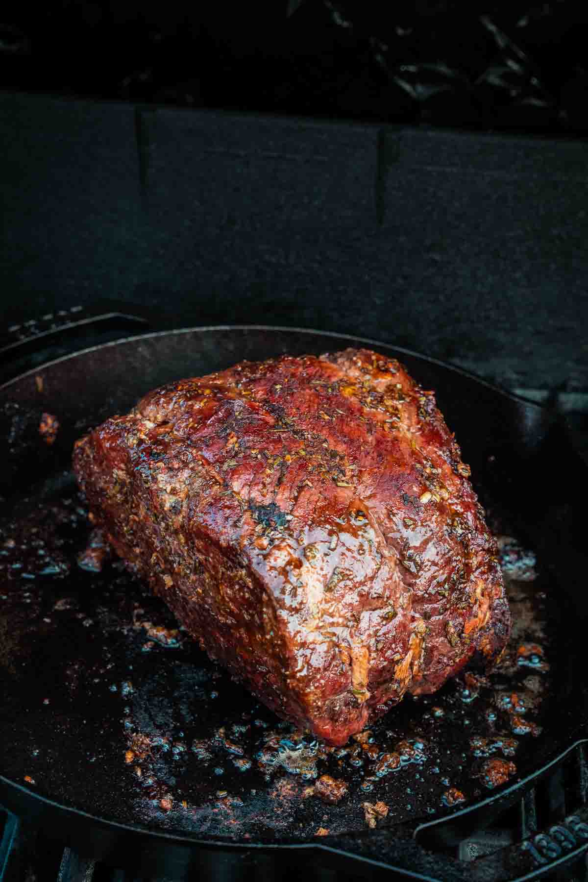 Close up of the seared smoked roast with all edges browned. 