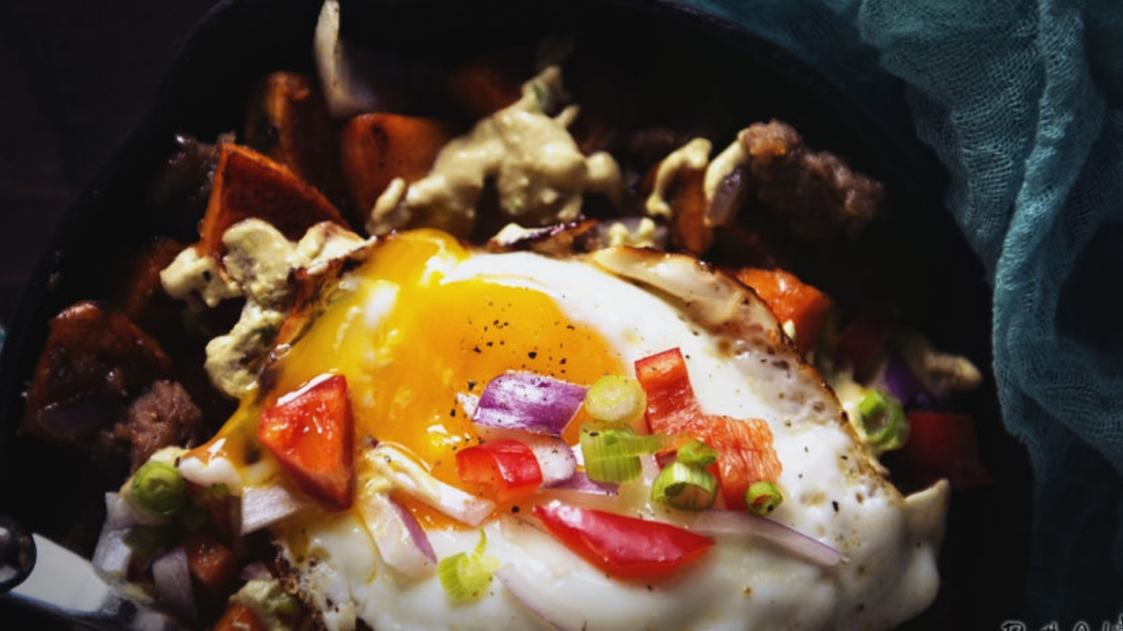 Hash made with sweet and spicy sausage fried crisp.