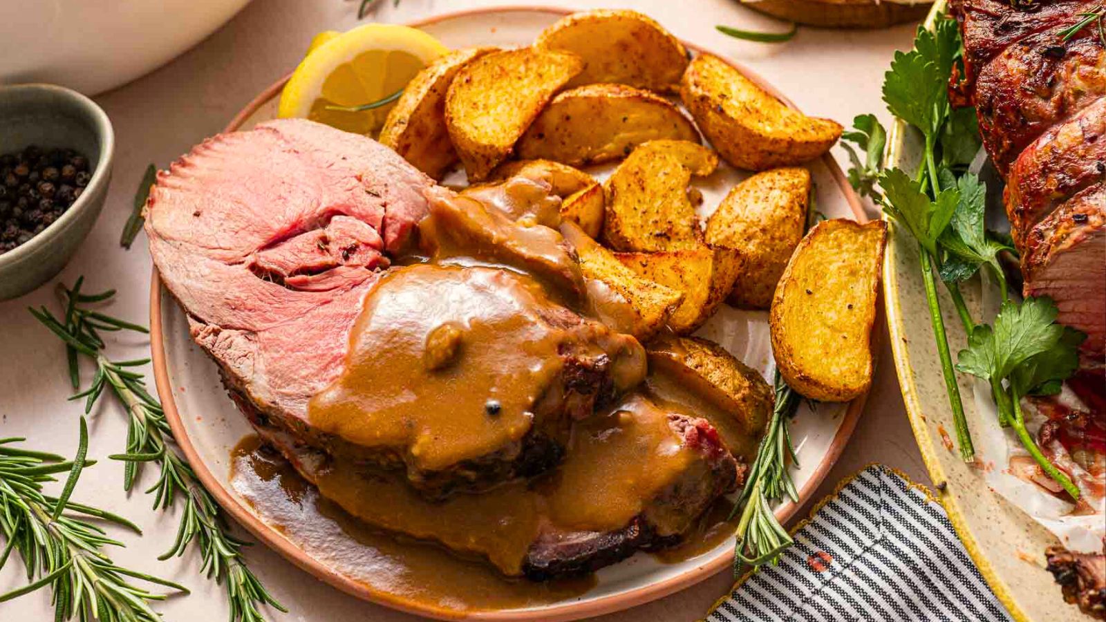 Roast Boneless Leg of Lamb with Garlic & Rosemary Pan Gravy